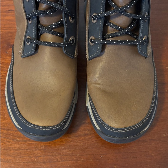 Women’s chaco boots - Picture 2 of 6